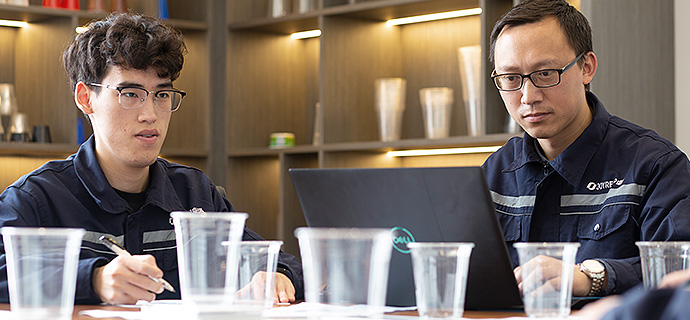 đội h&agrave;nh phong