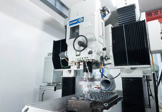 Nh&oacute;m khu&ocirc;n &eacute;p nhiệt 1000001376